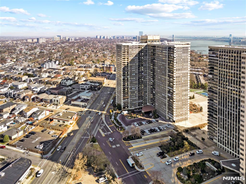 300 Winston Drive 318