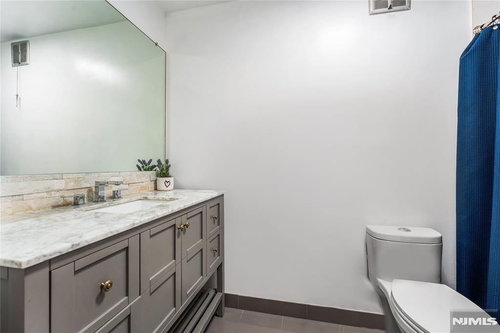 300 Winston Drive 318