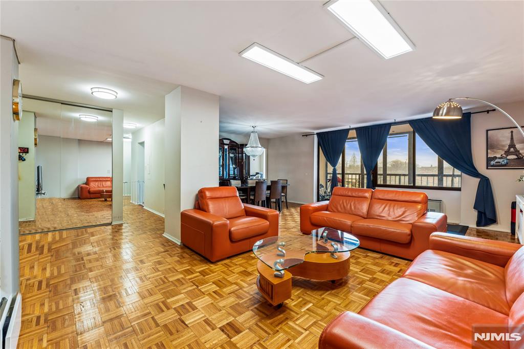 300 Winston Drive 318