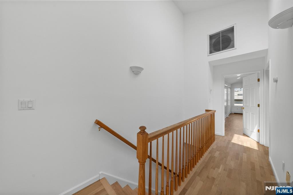 433 1st Street B