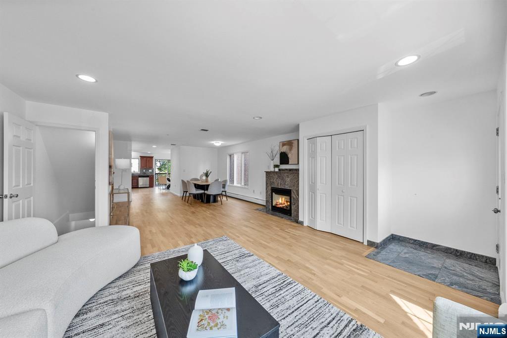 433 1st Street B