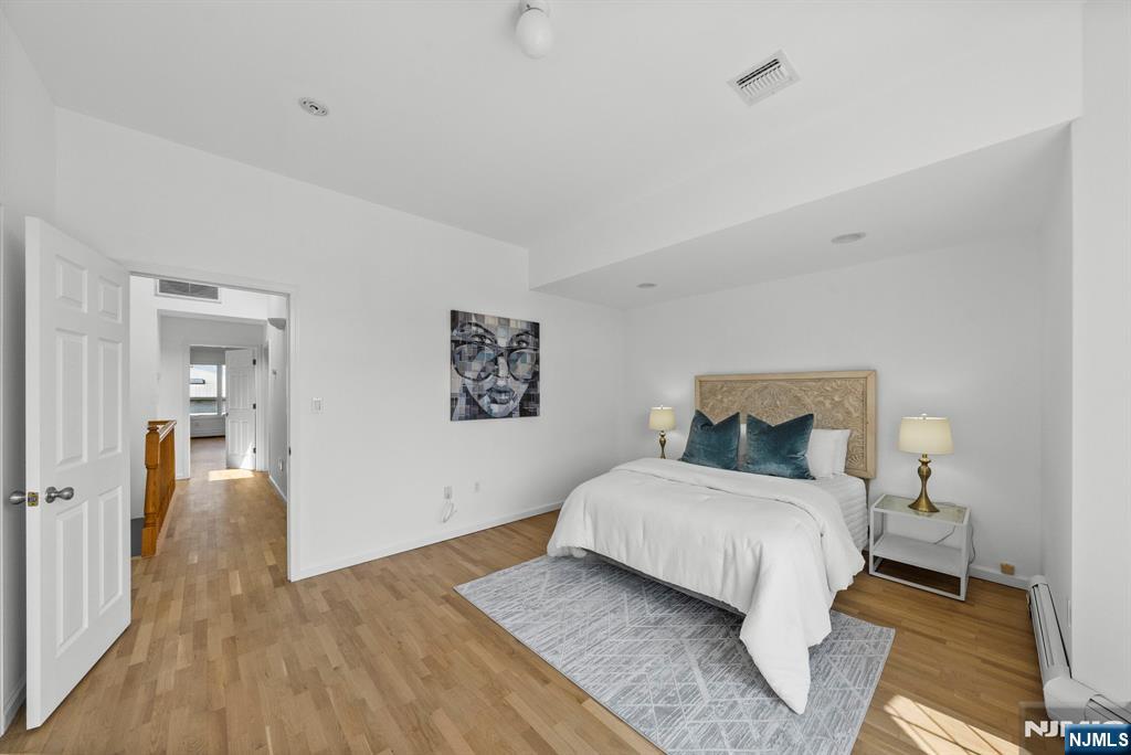 433 1st Street B
