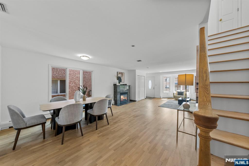 433 1st Street B