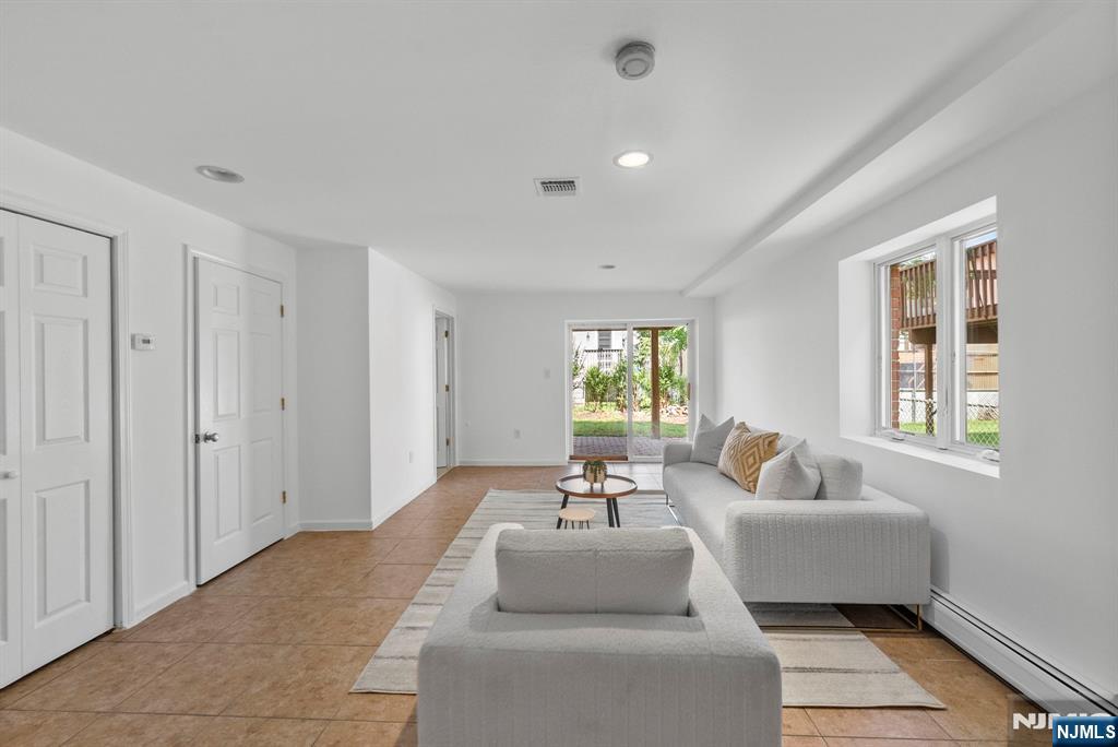 433 1st Street B