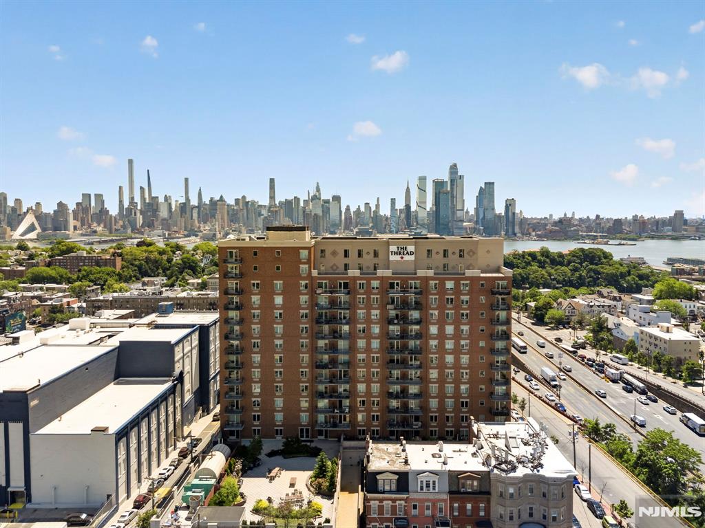 3312 Hudson Avenue 12K