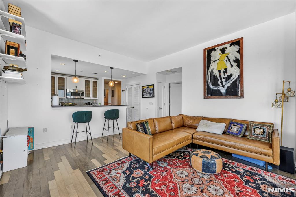 3312 Hudson Avenue 12K