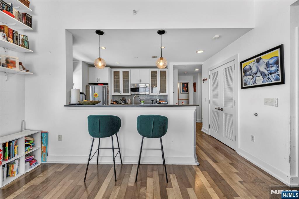 3312 Hudson Avenue 12K