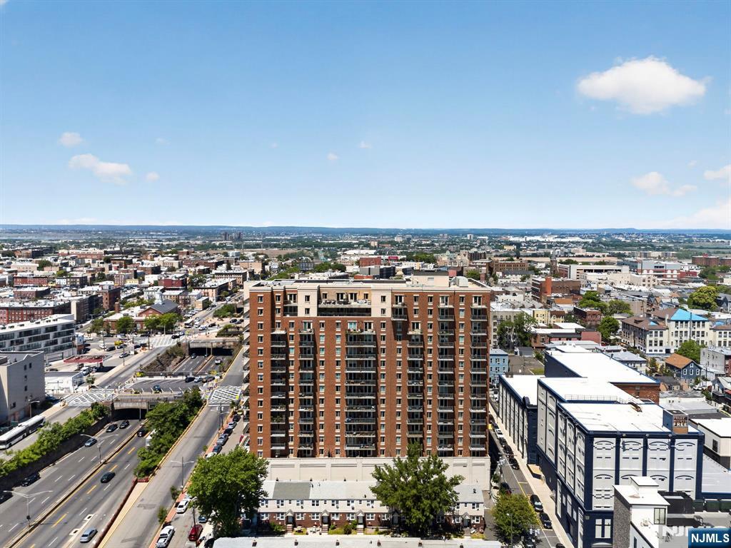 3312 Hudson Avenue 12K
