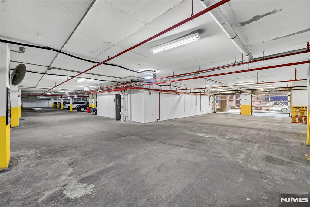3312 Hudson Avenue 12K