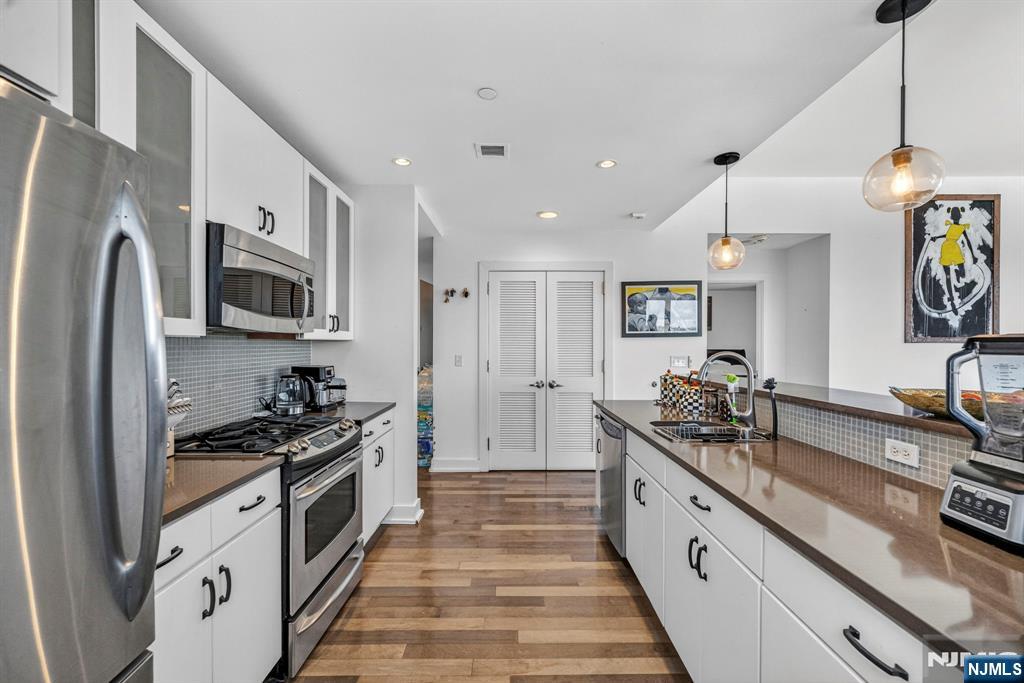 3312 Hudson Avenue 12K