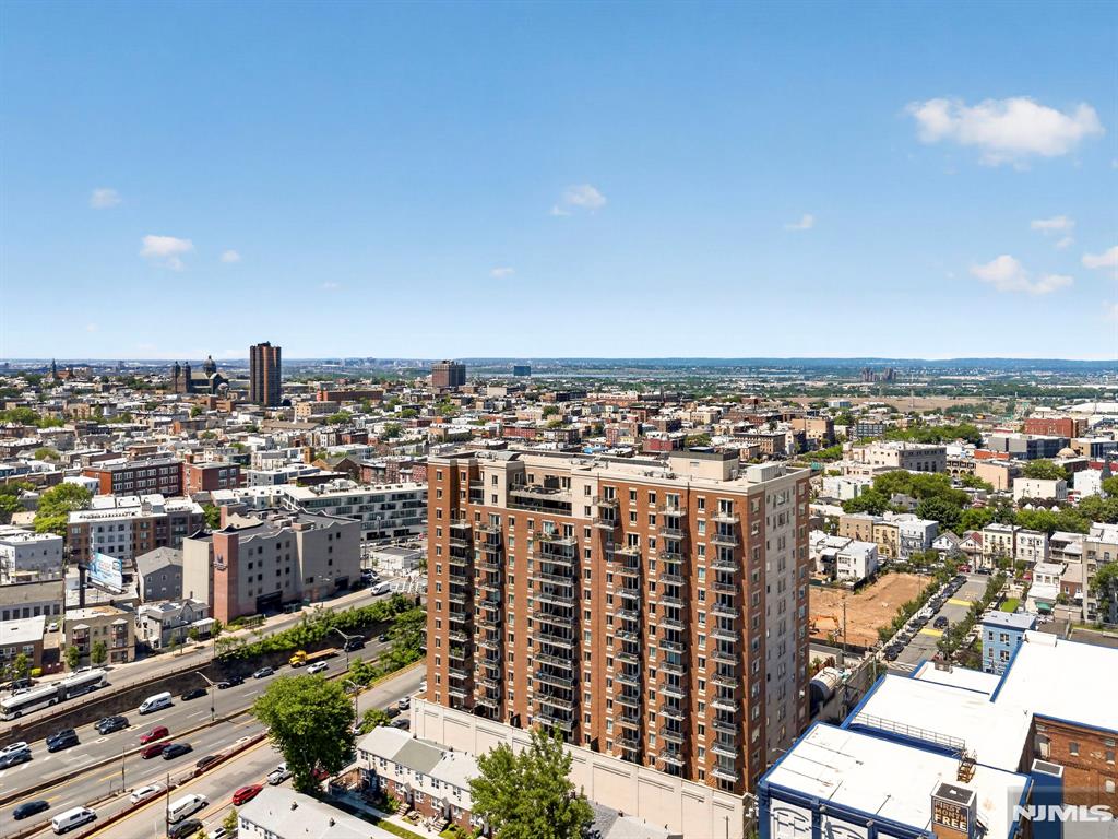 3312 Hudson Avenue 12K