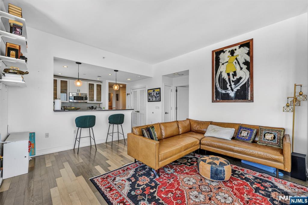 3312 Hudson Avenue 12K