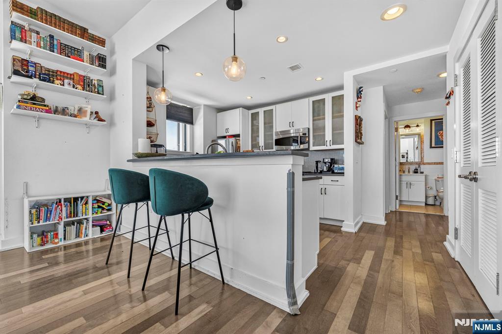 3312 Hudson Avenue 12K