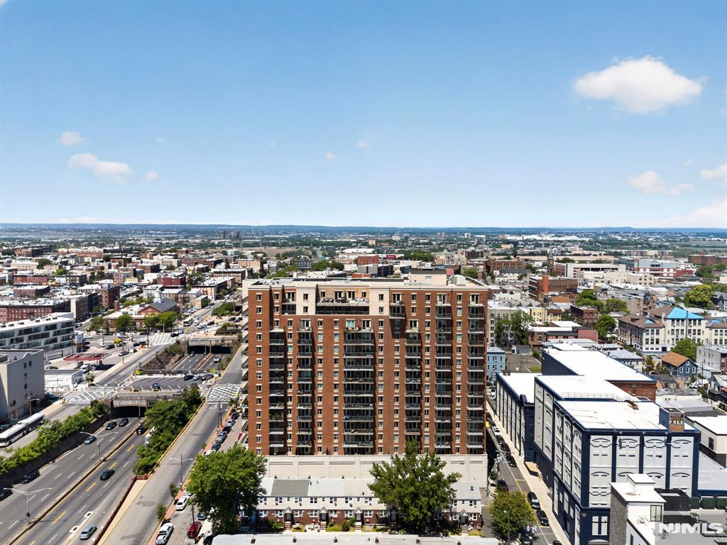 3312 Hudson Avenue 12K