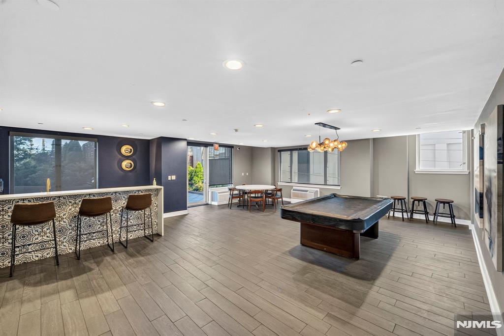 3312 Hudson Avenue 12K