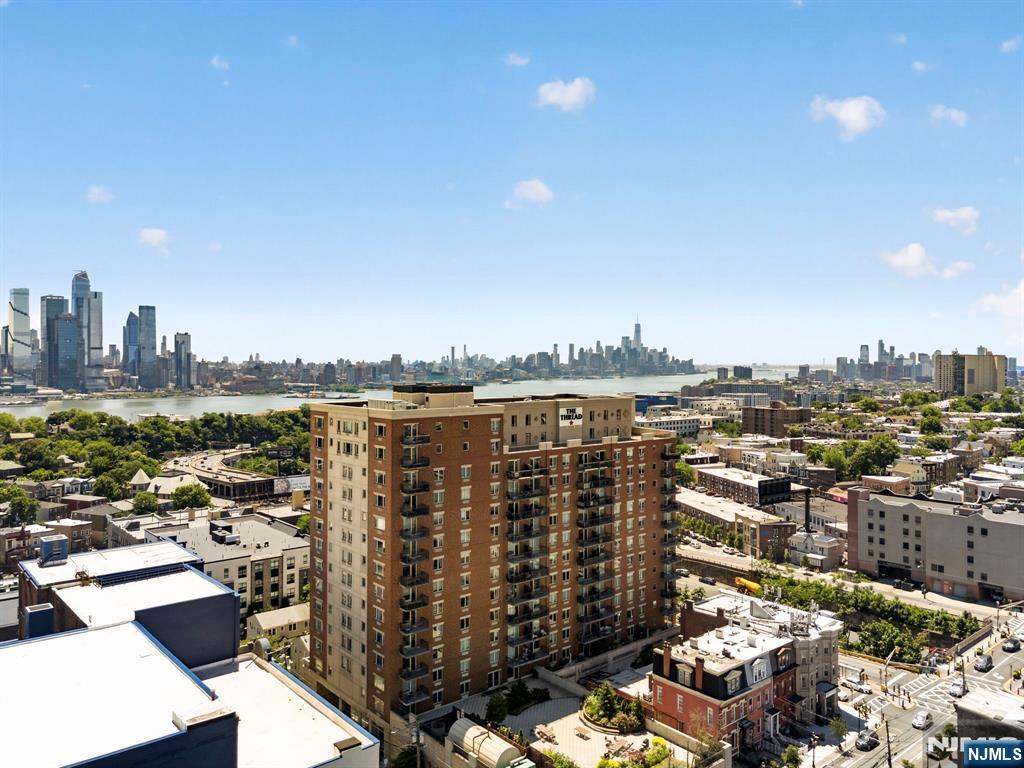 3312 Hudson Avenue 12K