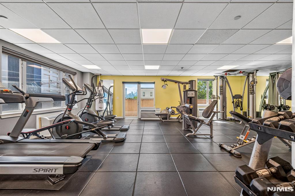 3312 Hudson Avenue 12K