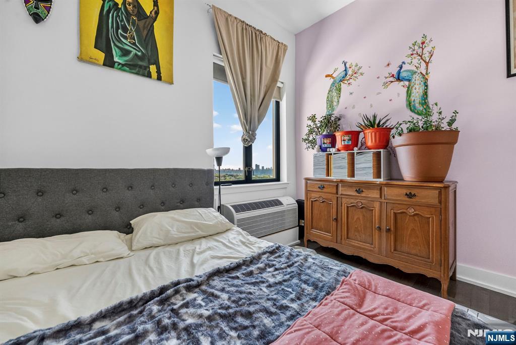 3312 Hudson Avenue 12K
