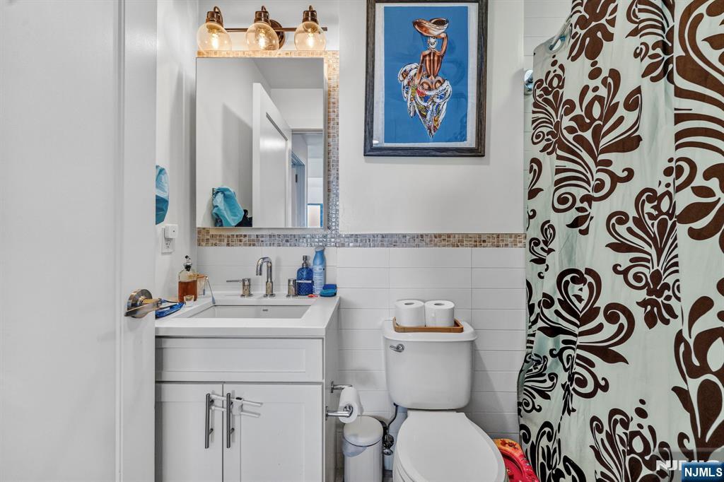 3312 Hudson Avenue 12K