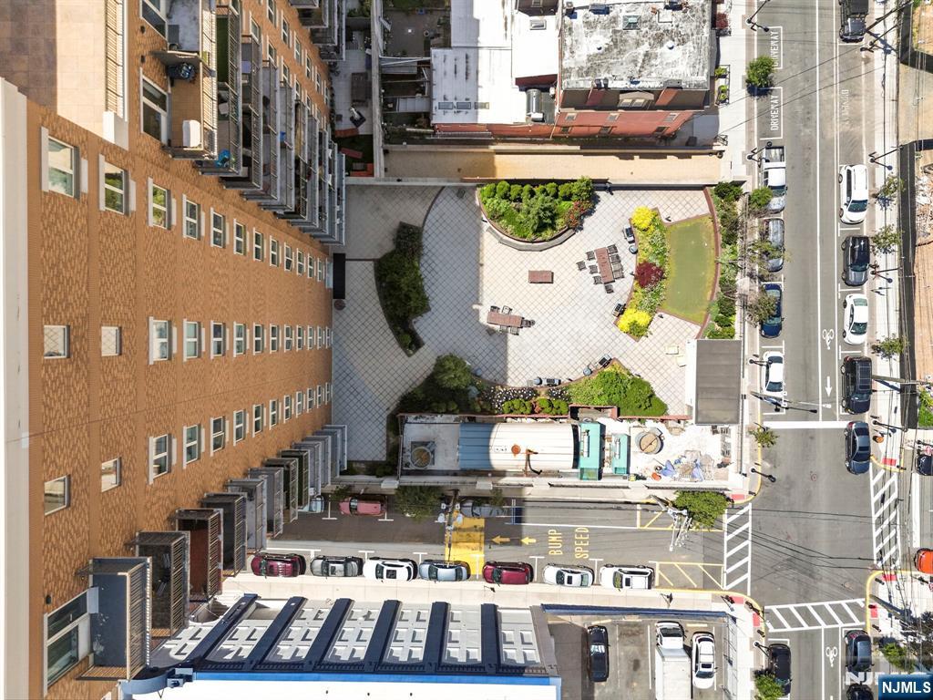 3312 Hudson Avenue 12K