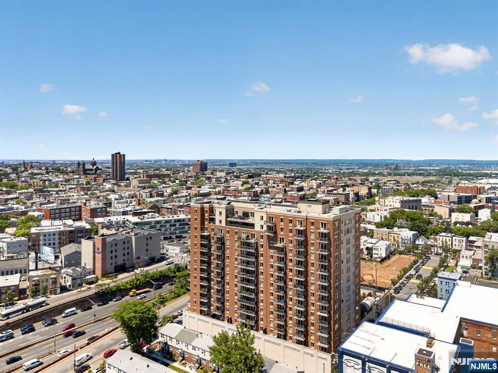 3312 Hudson Avenue 12K