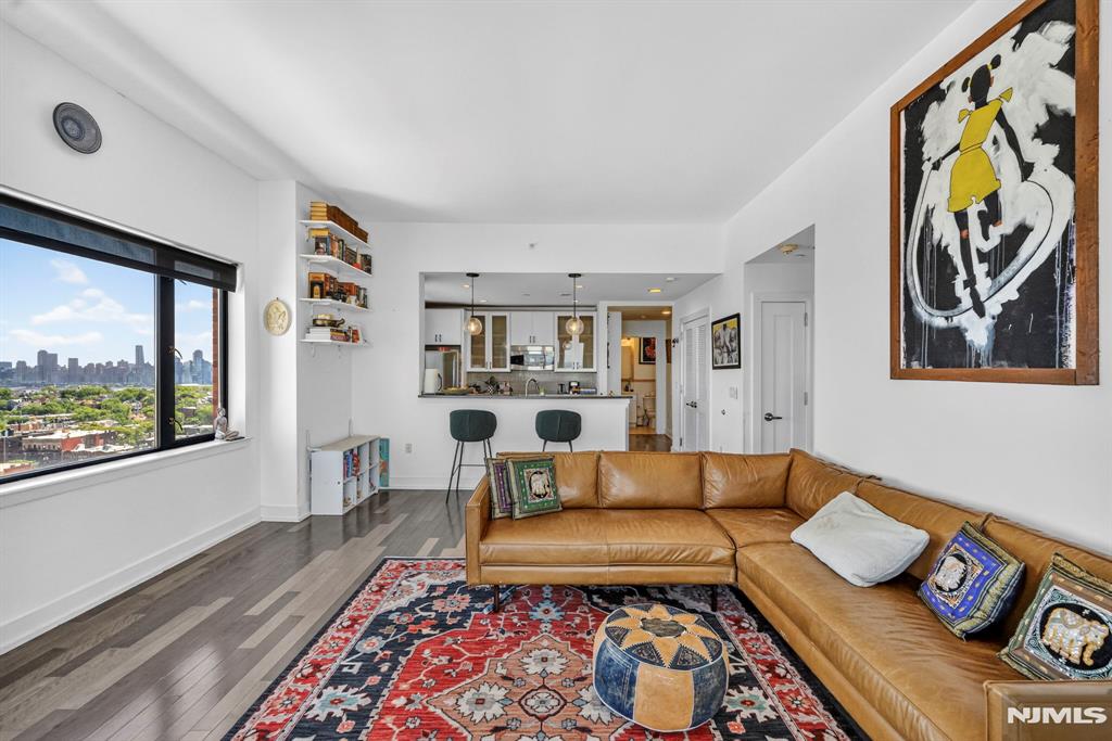 3312 Hudson Avenue 12K