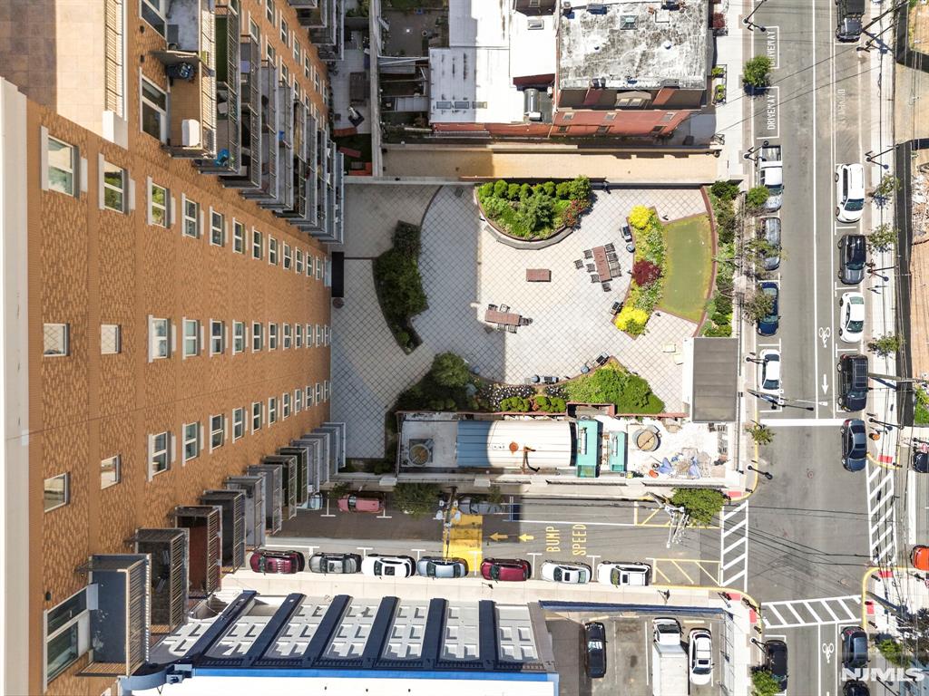 3312 Hudson Avenue 12K
