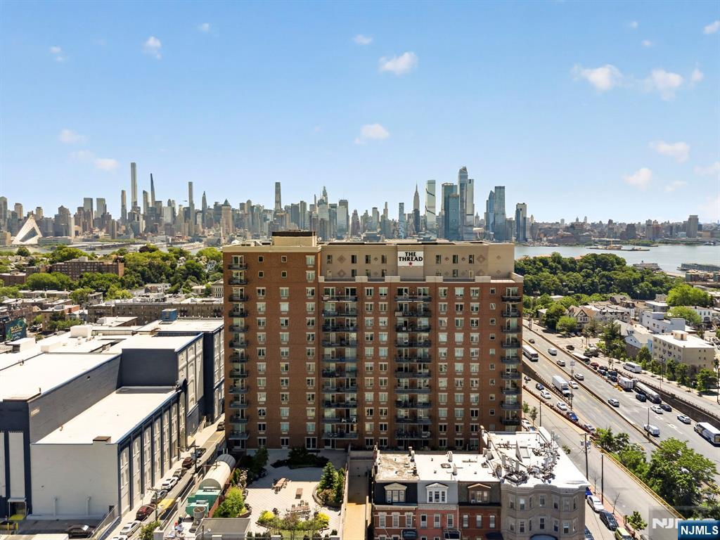 3312 Hudson Avenue 12K