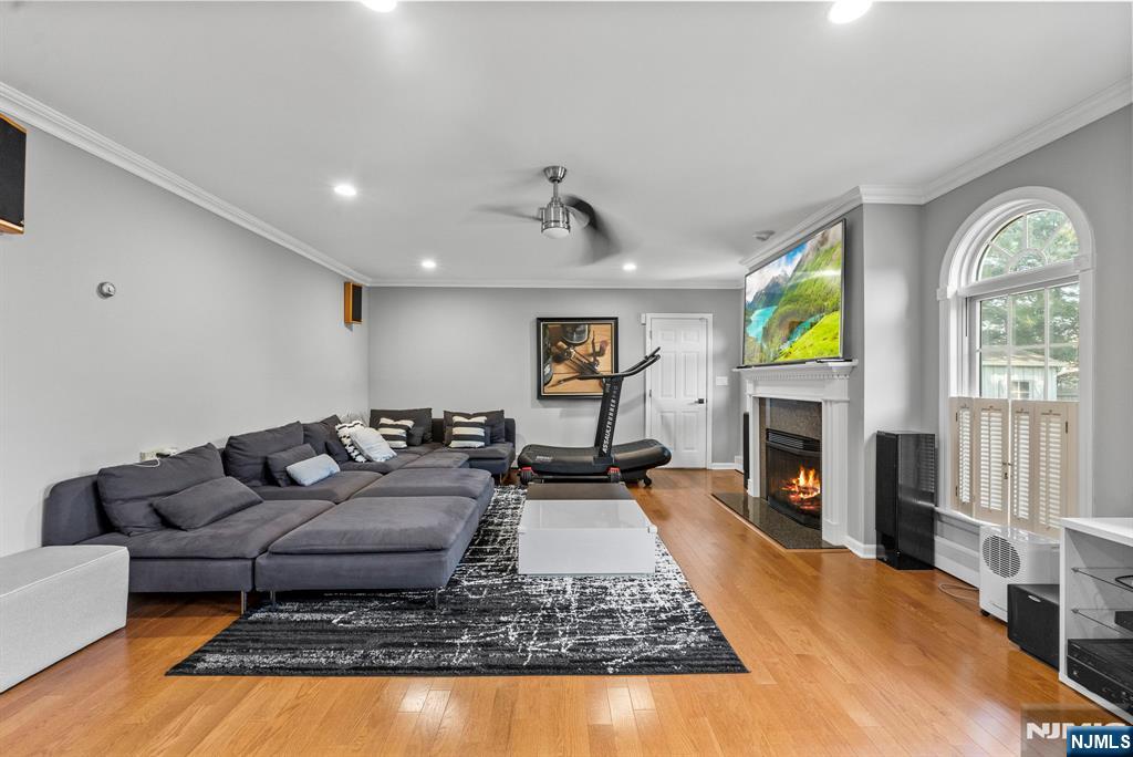 200 Hillside Avenue