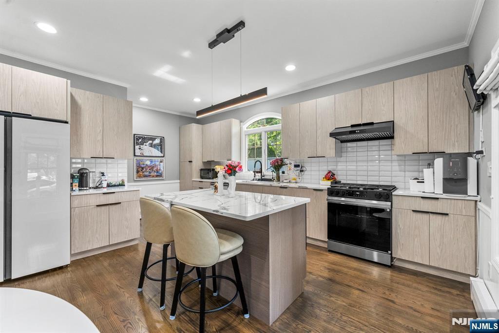 200 Hillside Avenue