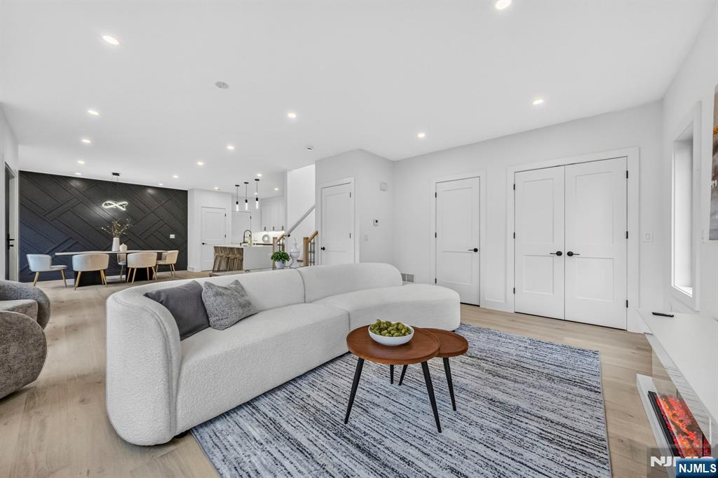 887 Linden Avenue