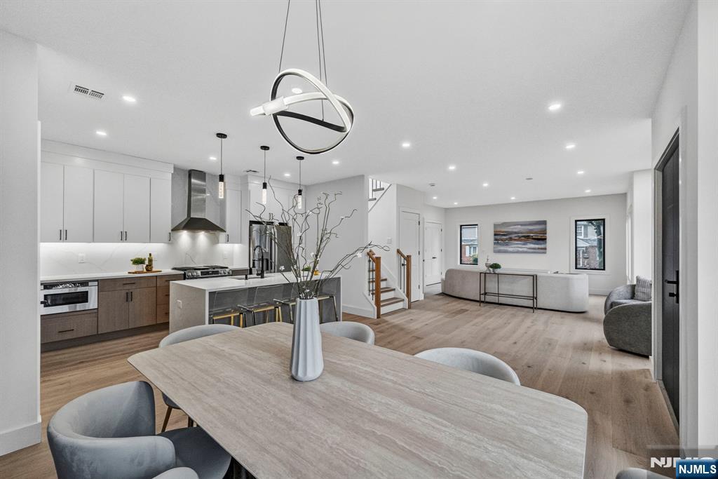 887 Linden Avenue