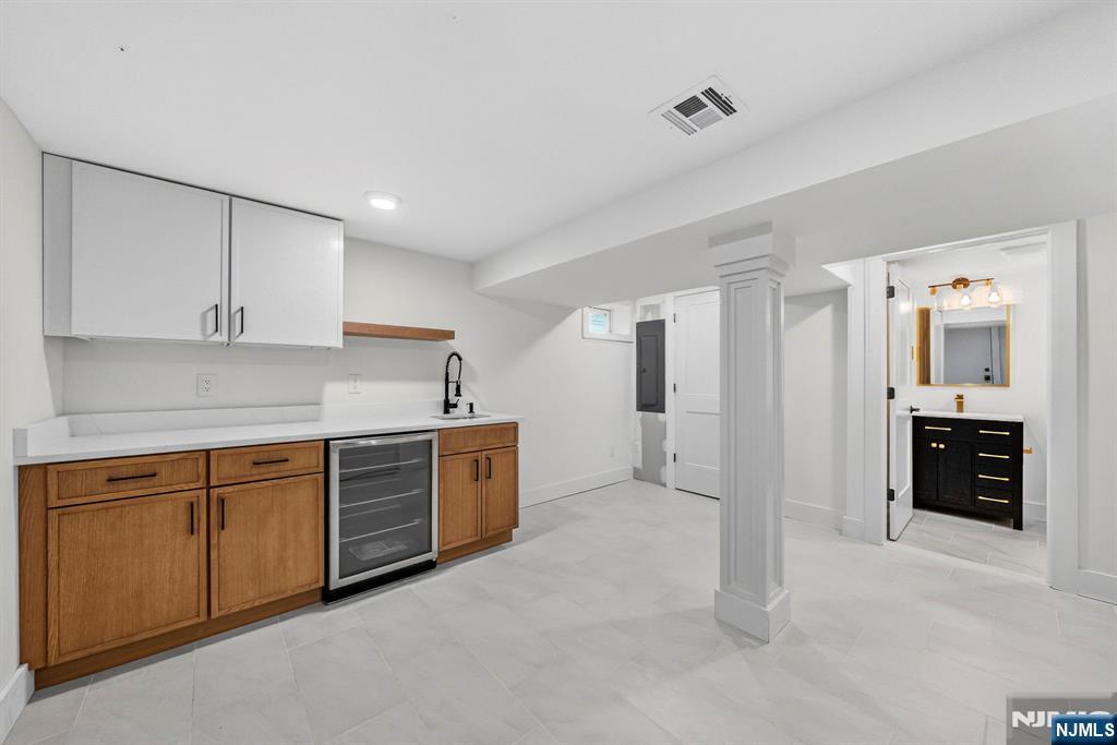 887 Linden Avenue