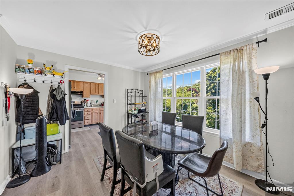 121 Country Club Drive 10