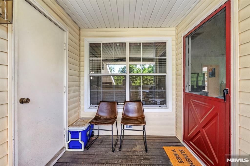 121 Country Club Drive 10