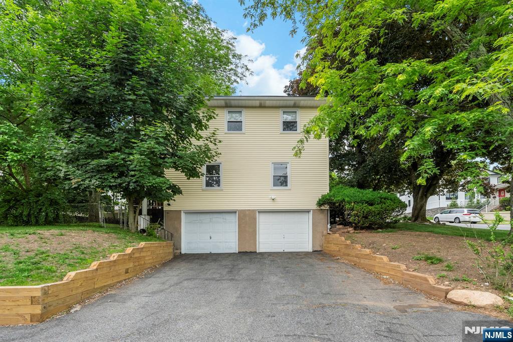 160 Magnolia Avenue