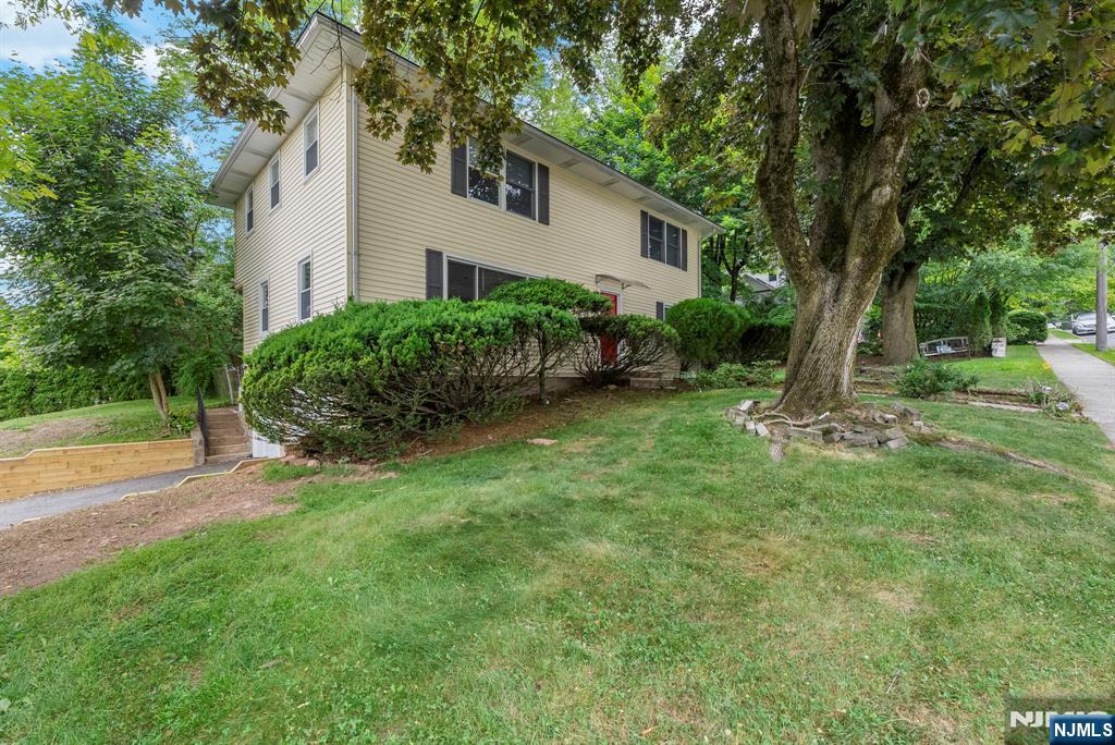 160 Magnolia Avenue
