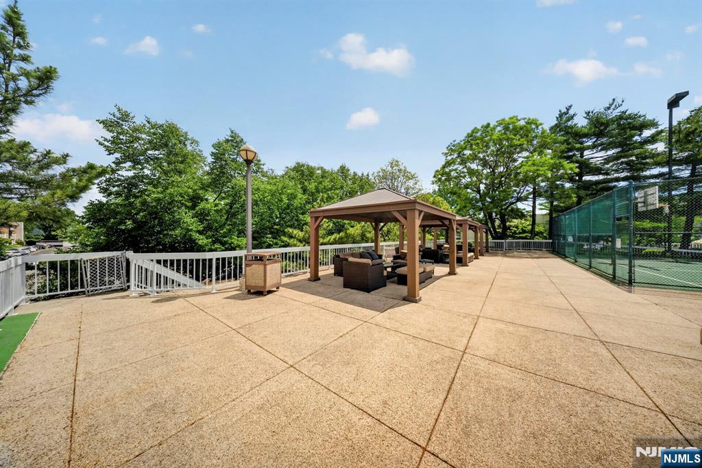 1033 River Road CS03