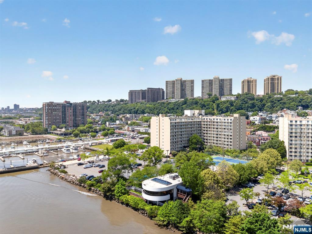 1033 River Road CS03