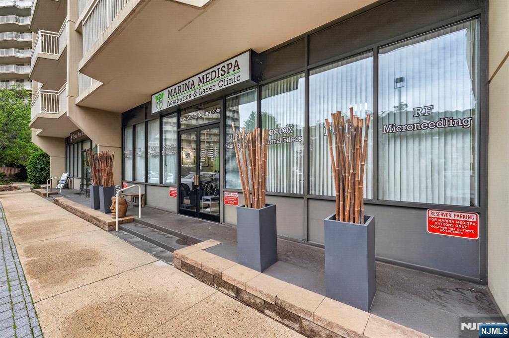 1033 River Road CS03
