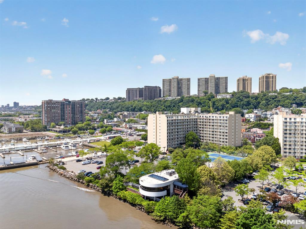 1033 River Road CS03