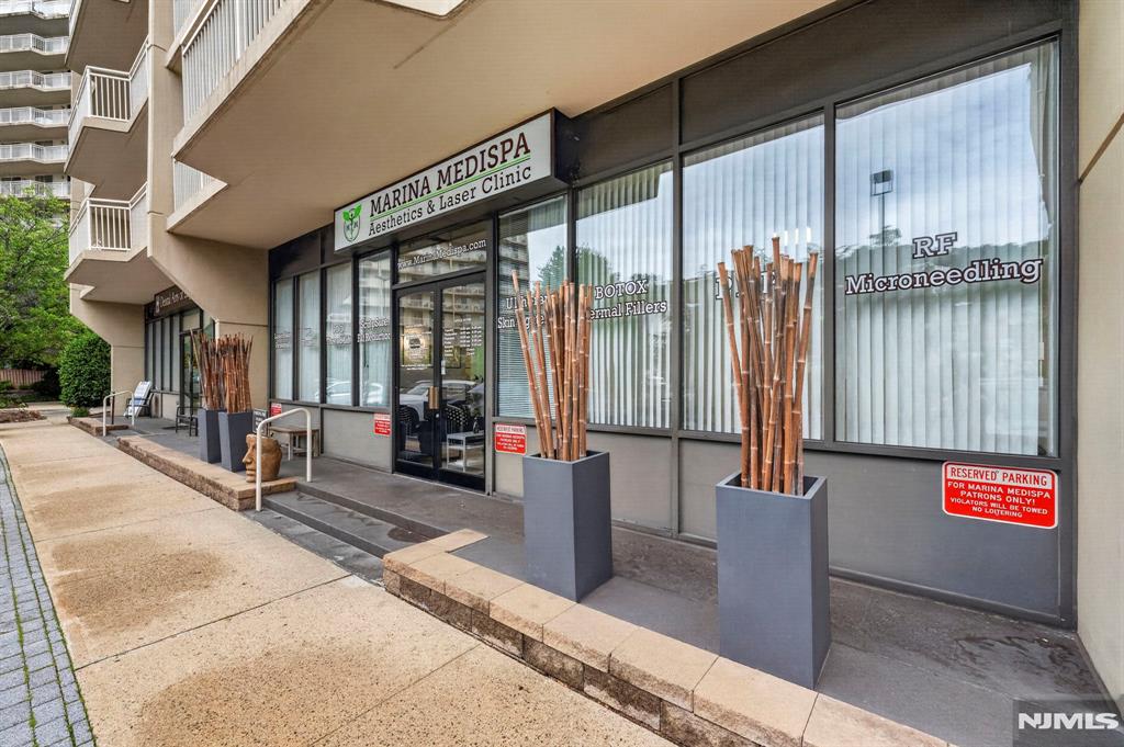 1033 River Road CS03
