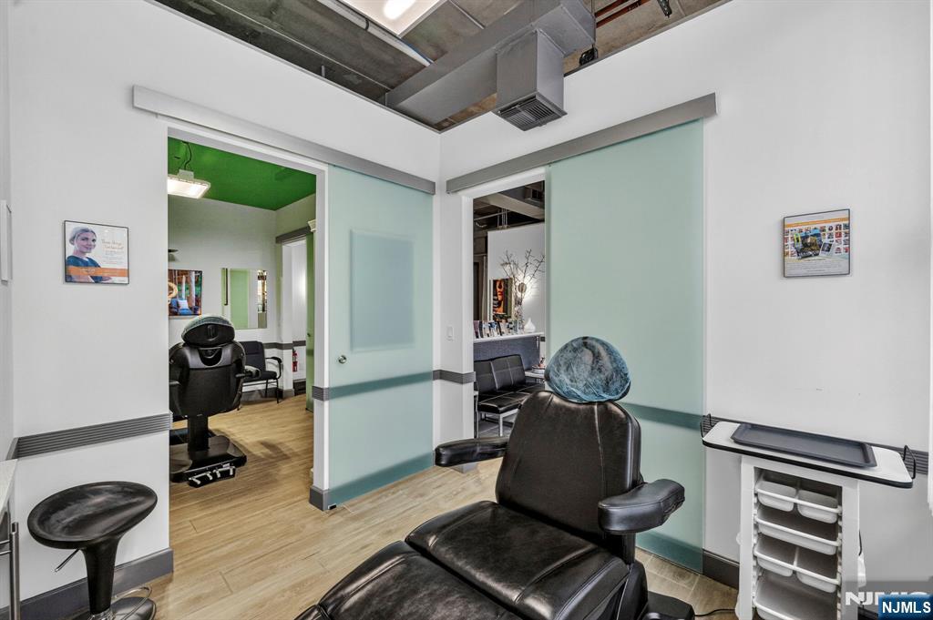 1033 River Road CS03