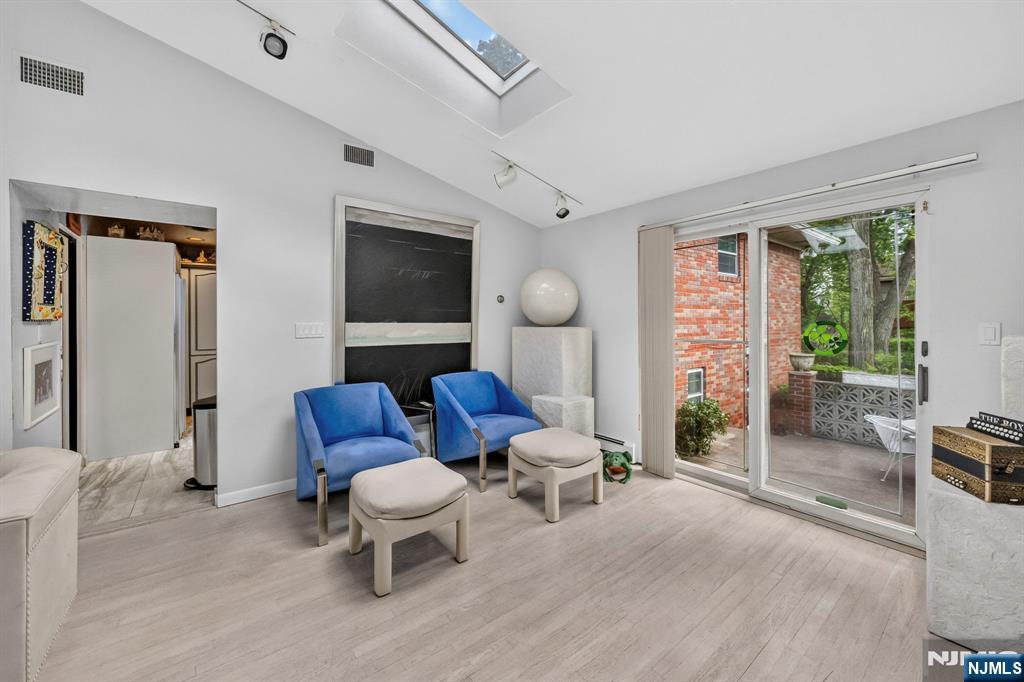 1230 Duncan Road