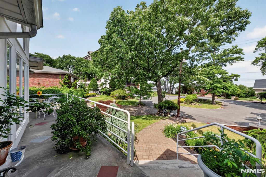 1230 Duncan Road
