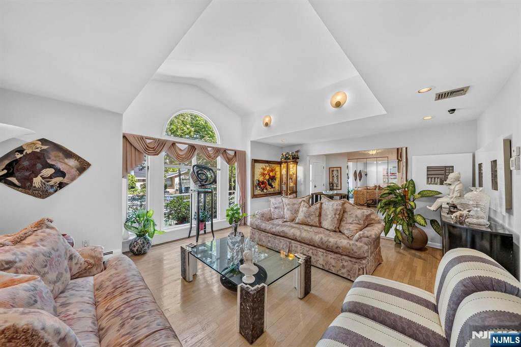1230 Duncan Road