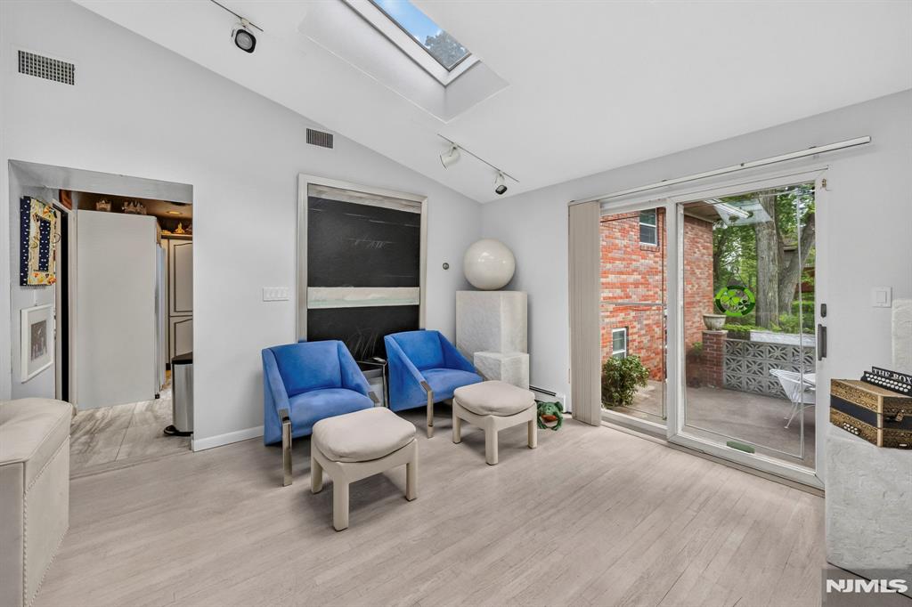 1230 Duncan Road