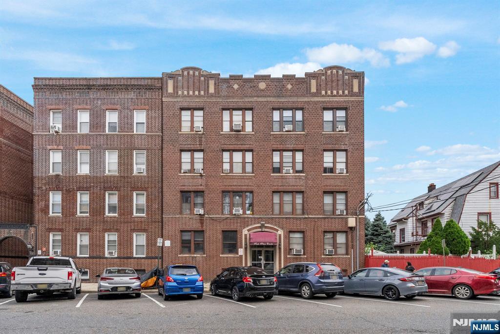 7508 Park Avenue 204