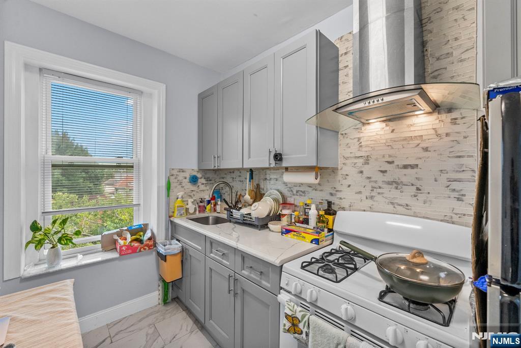 7508 Park Avenue 204