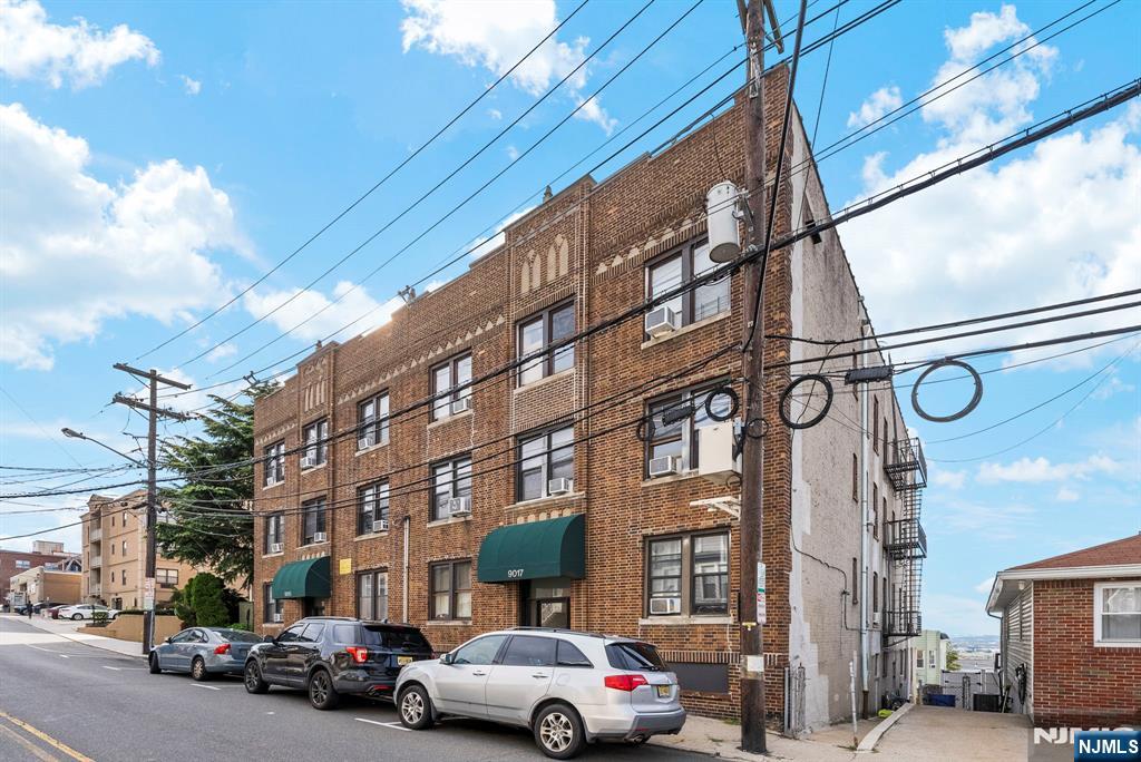 9017 Bergenwood Avenue 2